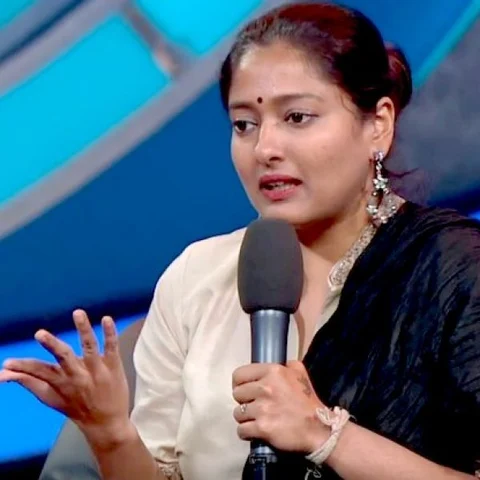 ``அரசியலுக்கு வந்த பிறகுதான் எனக்குப் பிரச்னை அதிகமாகியிருக்குது!" - நடிகை காயத்ரி ரகுராம்