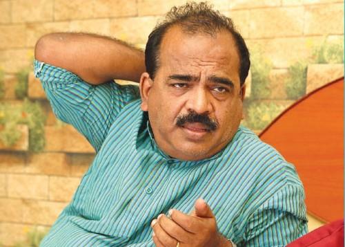 நாஞ்சில் சம்பத் அரசியலில் இருந்து விலகலா... ஸ்டாலினை புகழ்ந்து பேசியது ஏன்?
