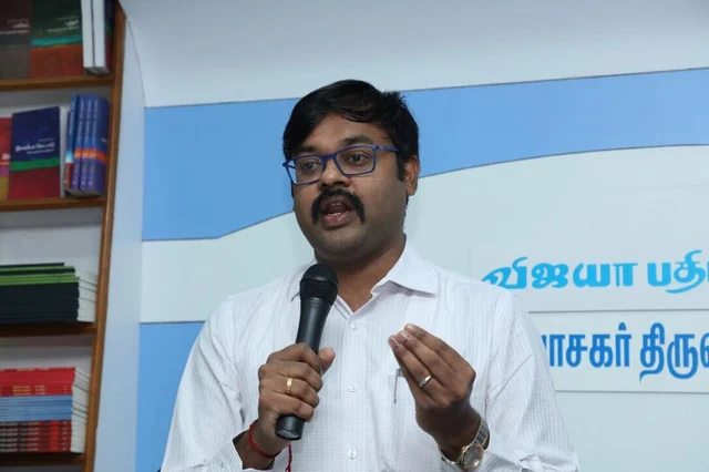 போட்டித்தேர்வுகளில் ஜெயிப்பதற்கு உதவும் வழிகாட்டி...! - டி.என்.பி.எஸ்.சி முதல் யு.பி.எஸ்.சி வரை