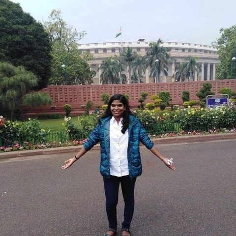 குடிமைப்பணிக்குத் தேர்வான கேரளாவின் முதல் பழங்குடிப் பெண் - ராகுல் காந்தி பாராட்டு!