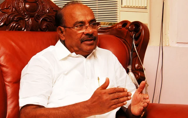 வாக்காளர்களுக்கு அதிமுக வேட்பாளர்கள் கொடுத்தது இவரது பணம் தான்! ராமதாஸ் பகீர் தகவல்