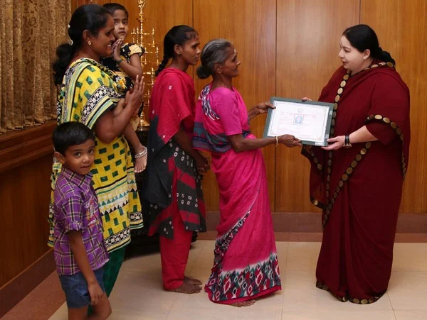 'பசி' நாராயணன் மனைவிக்கு முதல்வர் ரூ.10 லட்சம் நிதியுதவி!