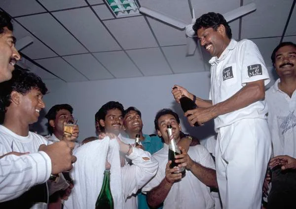 இந்திய அணி கொண்டாட்டம்