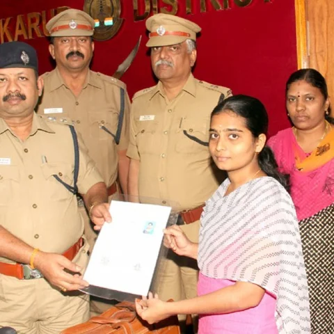 காவல்துறை தொடர்பான பொதுமக்கள் விவரங்களுக்காக இணைய வழி சேவை தொடக்கம்!