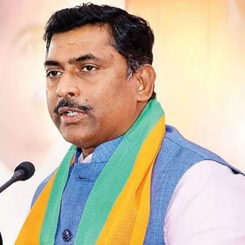நிர்மலா சீதாராமனின் கையொப்பத்தை போலியாகப் போட்டு மோசடி: பா.ஜ.க முரளிதர ராவ் மீது வழக்கு!