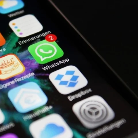 நிறுவனங்களும் இனி வாட்ஸ்அப் செய்யலாம்... வரமா சுமையா? #WhatsappBusiness