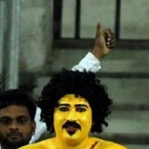 பார்சிலோனாதான் மக்களின் அணி... சென்னை சூப்பர் கிங்ஸ் சீனிவாசன் அணி