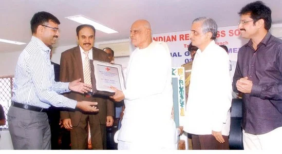 மதுரை கலெக்டருக்கு செஞ்சிலுவை சங்க விருது!