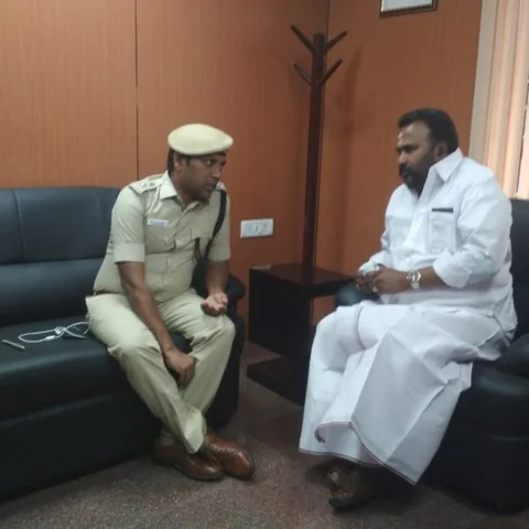 `பெண்களை ஆபாச வீடியோ எடுத்தவர்களுக்குத் தண்டனை பெற்றுத்தருவோம்!' அ.தி.மு.க எம்.பி