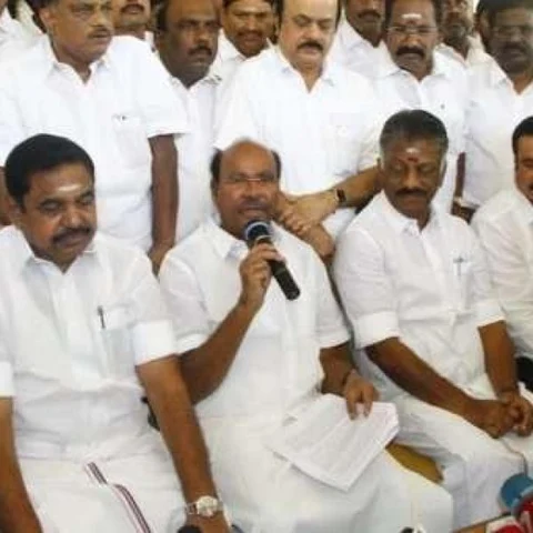 பினாமி... இடிஅமீன்... எடப்பாடி! ராமதாஸ் விட்ட ராக்கெட்டுகள்
