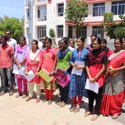 மருத்துவக் கலந்தாய்வை விரைவில் நடத்த வேண்டும்..! ஆட்சியரிடம் மனு