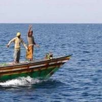 தமிழக மீனவர்கள் 54 பேர் 10 படகுகளுடன் சிறைபிடிப்பு: இலங்கை மீண்டும் அட்டூழியம்!