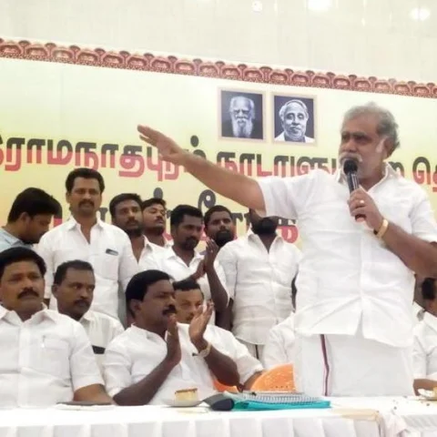 முதுகுளத்தூர் தி.மு.க -வினர் இடையே கோஷ்டி மோதல் - முன்னாள் அமைச்சர் ஆவேசம்