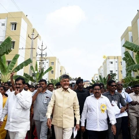 4 லட்சம் வீடுகளுக்கு ஒரே நாளில் கிரகபிரவேசம்! - ஏழை மக்களுக்காக ஆந்திர முதல்வரின் அசத்தல் திட்டம்