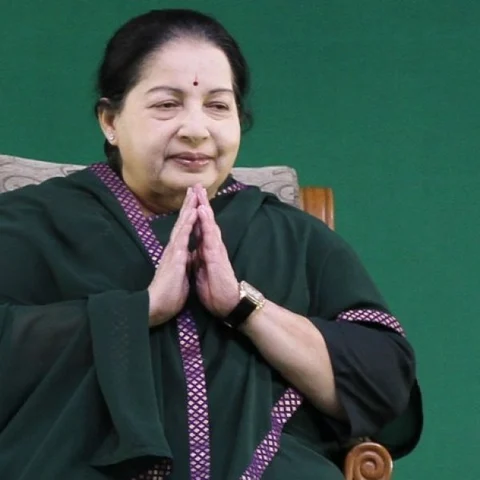 `அரசியலில் எதிர்நீச்சல் போட்டு வென்றவர், ஜெயலலிதா!'- கனிமொழி