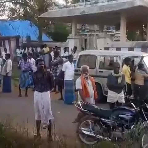 `பணம் கொடுத்தால்தான் இங்கு வேலை நடக்கும்!- பெண் வி.ஏ.ஓ-வை சிக்கவைத்த மாற்றுத் திறனாளி