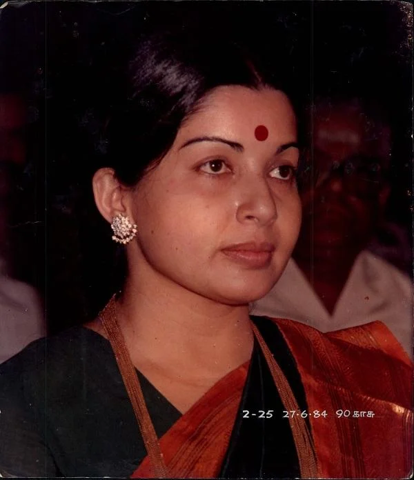 ''நடராசனின் வீட்டுக் காவலில் ஜெயலலிதா!'' - சசிகலா வீழ்ந்த கதை - அத்தியாயம் 8