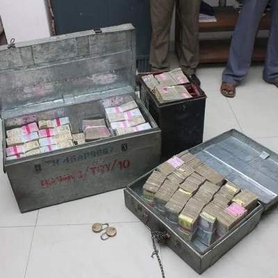 பறக்கும் படை சோதனையில் சிக்கிய ரூ. 2 கோடியே 80 லட்சம்!