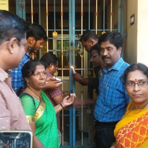 நாகை அருகே 9 ஆண்டுகளாகச் செயல்பட்டு வந்த போலி மருத்துவப் பல்கலைக்கழகம்! - விளம்பரத்தால் சிக்கியது