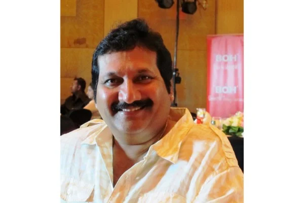 டைம் ட்ராவல் படத்துக்கே டைம் ட்ராவல் - சிங்காரவேலன் ஸ்டார்ஸ் அப்பவும் இப்பவும்! #Interactive