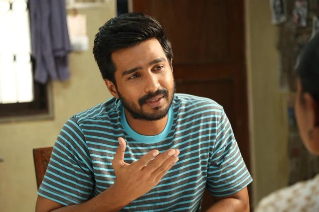 மிரட்டல் ஸ்கெட்ச்... அசத்தல் பில்ட்-அப்! ராட்சசன் விமர்சனம்