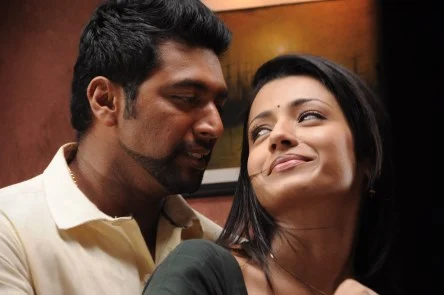 ‘இந்தியால குளிக்க ஷாம்புவும் குடிக்க கோலாவும் நாமளே தயாரிச்சுக்க முடியாதா?’ - பூலோகம் விமர்சனம்