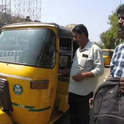 சாதா ஆட்டோ... ஓலா ஆட்டோ... என்ன ப்ளஸ்/மைனஸ்?