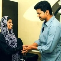 ஏழை மாணவியின் கல்விச் செலவை ஏற்றார் விஜய்!