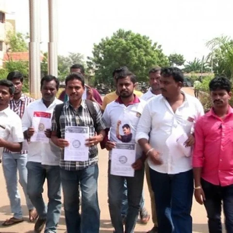 மணல் குவாரியால் அழிந்துகொண்டிருக்கும் திருமழப்பாடி கிராமம்! கலெக்டரிடம் மனு கொடுத்த கட்சி