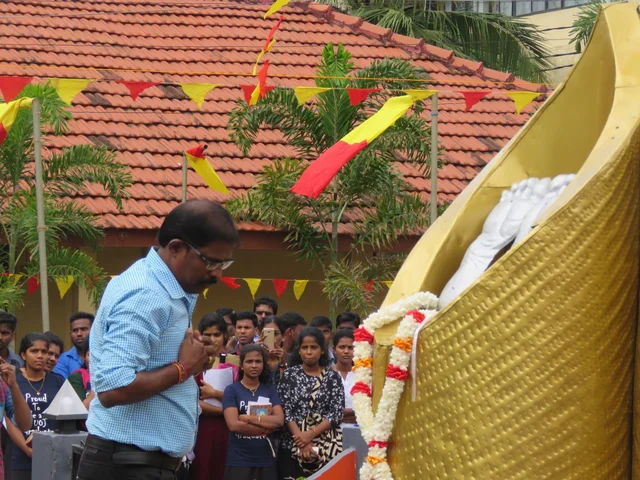 யாழ். பல்கலைக்கழகத்தில் உணர்வெழுச்சியுடன் நடந்த மாவீரர் நாள்!