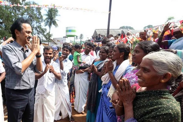 ஜெயலலிதாவின் அதிரடி வியூகம் கூட்டணிக்கா... குழப்புவதற்கா?
