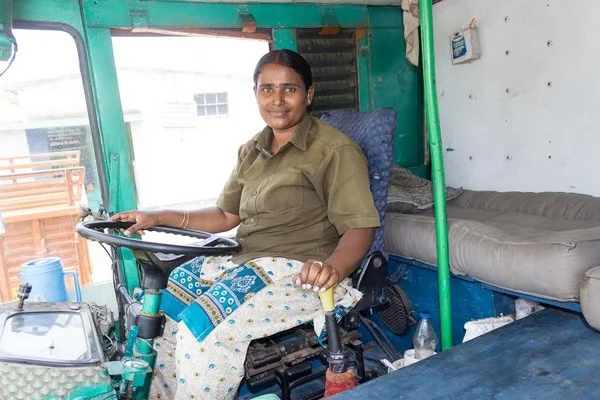 கல்பனா சாவ்லா விருதை வென்ற பெண் லாரி டிரைவர்!