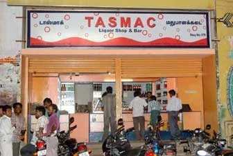 தேசிய,மாநில நெடுஞ்சாலைகளில் உள்ள 300 டாஸ்மாக் கடைகளுக்கு தடை!