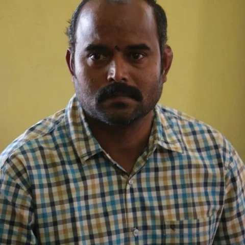 `லஞ்சம் வாங்கிக்கொண்டு கொலை மிரட்டல்!’ - இன்ஸ்பெக்டரால் தீக்குளிக்க முயன்ற வியாபாரி