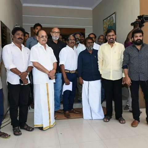 `நாளை சேப்பாக்கம் காலியாக இருக்கணும்' - ஆர்.கே.செல்வமணி ஆவேசம்