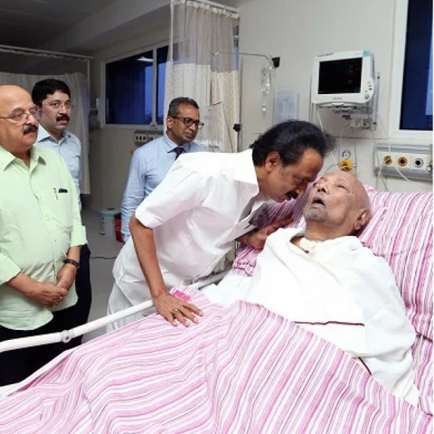 ``தனி ரூமுக்கு மிக்சர் சப்ளை.. கெட் அவுட் சொன்ன ஸ்டாலின்!" - காவேரி மருத்துவமனை அப்டேட்ஸ்!