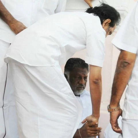 `அந்த நாள் வரட்டும்; அன்று முடிச்சு அவிழ்க்கப்படும்!'- ஓபிஎஸ் குறித்து சசிகலா வக்கீல்