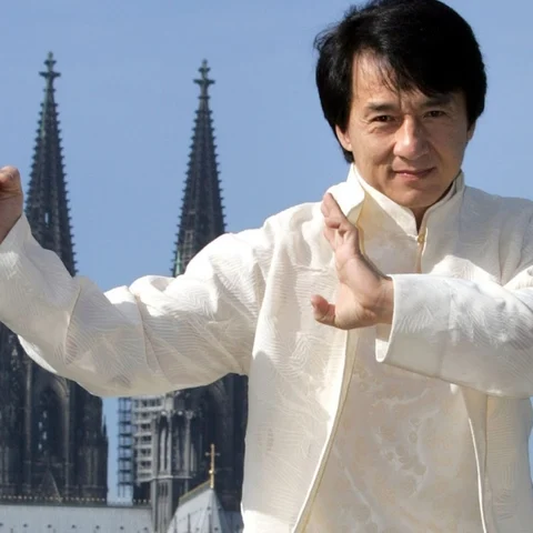சண்டைல உடையாத எலும்பே இல்ல - ஹேப்பி பர்த்டே ஜாக்கி சான்! #HBDJackiechan #VikatanExclusive