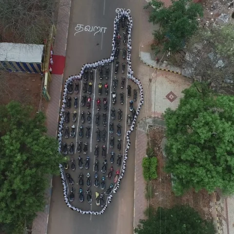 தவறா `மை' - தஞ்சை இளைஞர்களின் நூதன விழிப்புணர்வு பிரசாரம்