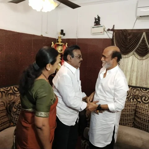 `துளி கூட அரசியல் இல்லை!' - விஜயகாந்த் சந்திப்பு குறித்து ரஜினி விளக்கம்