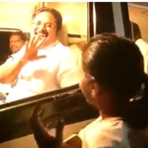 `சூப்பராக இருக்கீங்க; அழகாக இருக்கீங்க' - சிறுமியால் சிரித்த டி.டி.வி.தினகரன் - வீடியோ
