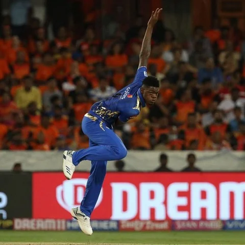 இது IPL இல்லை, WIPL! - மும்பை vs ஹைதராபாத் மேட்ச் ரிப்போர்ட்