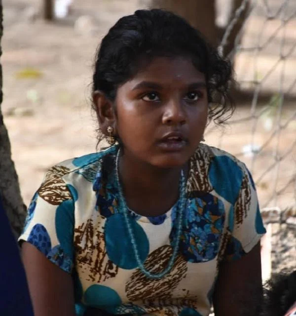 `எங்க அம்மாவைக் கண்டுபிடித்து தாருங்கள்!’ - கதிராமங்கலத்தில் போராடும் பெண் குழந்தைகள்