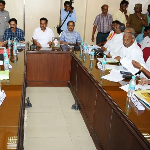 வேலை நிறுத்தம் எதிரொலி ; நெருக்கடியை சமாளிக்க தொழிற்சங்கங்களுடன் மீண்டும் பேச்சுவார்த்தை..!
