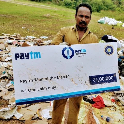 குப்பையில் கண்டெடுக்கப்பட்ட ஜடேஜாவின் `பிளாஸ்டிக்’ மேன் ஆஃப் தி மேட்ச்! - கொந்தளிக்கும் சூழலியல் ஆர்வலர்கள்