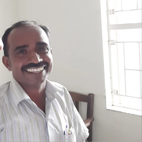 `தலைவர்கள் படம் போட்ட காலண்டர் விற்பனை’ - கைதான சமூக ஆர்வலர்!