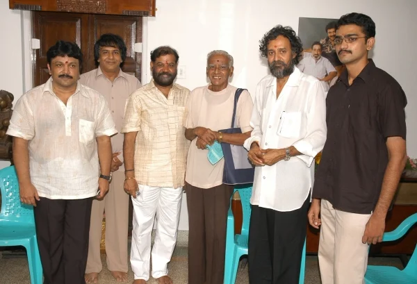 பிஆர்ஓ தொழிலில் போட்டி இருக்கலாம் குரோதம் வேண்டாமே! - நிகில்முருகன் வருத்தம்