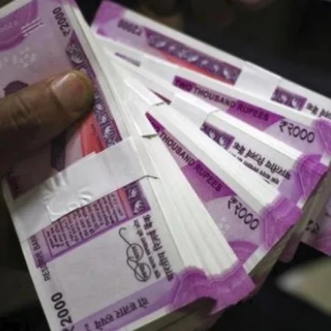 டி.ஹெச்.எஃப்.எல் மீது ரூ. 31,000 கோடி கடன் மோசடி புகார்! ஏன், எதற்கு?
