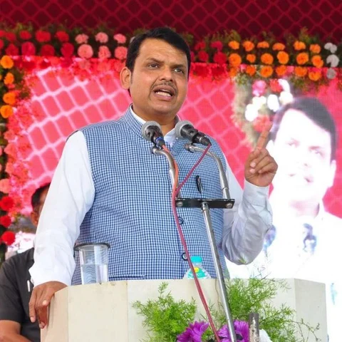 விவசாயிகள் எதிர்ப்பால் ரீஃபைனரி திட்டத்தைக் கைவிட்ட மகாராஷ்டிர அரசு!
