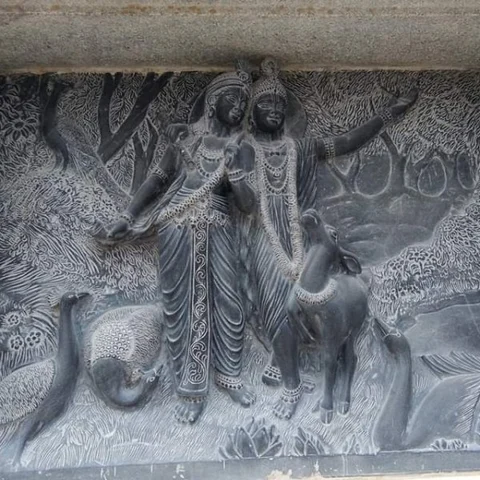 முழுமையாக இயந்திரங்களின் உதவியுடன் உருவாகும் கிருஷ்ணர் கோயில்! - சேலத்தில் பிரமாண்டம்
